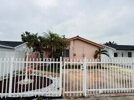 19721 SW 122nd Pl in Miami, FL - Building Photo