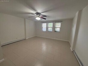 487 5th Ave in Cedarhurst, NY - Building Photo - Building Photo