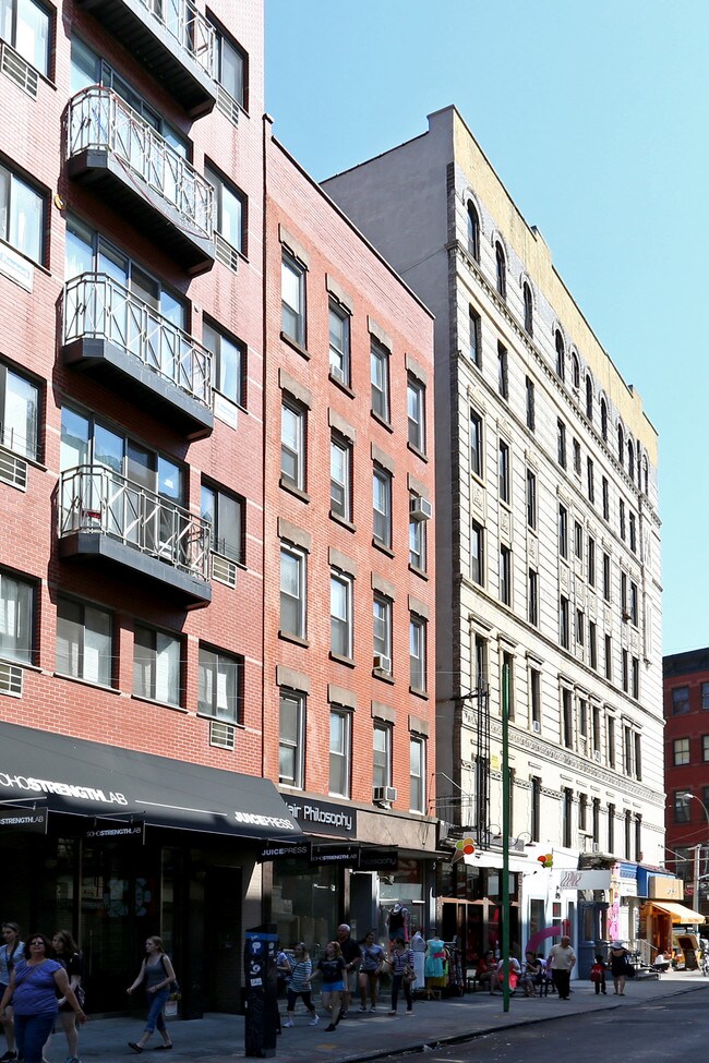 180 Mulberry St in New York, NY - Building Photo - Building Photo