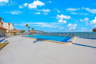 103 1st St E in Tierra Verde, FL - Building Photo - Building Photo