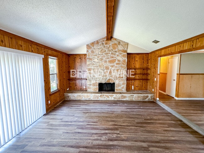 10498 Arrowhead Dr in Jacksonville, FL - Building Photo - Building Photo