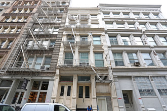 Co-op in New York, NY - Foto de edificio - Building Photo