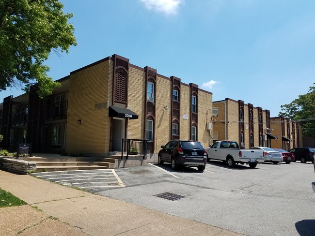 Maplewood Square Apartments in Maplewood, MO - Building Photo - Building Photo