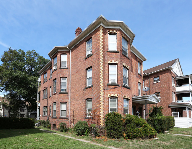 1499-1501 Main St in East Hartford, CT - Building Photo - Building Photo