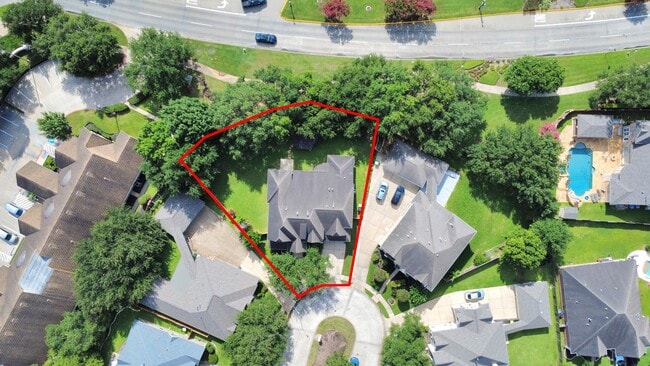 property at 3811 Parkside Dr