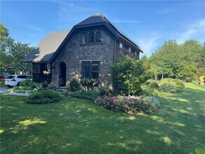 68 Sachuest Way in Middletown, RI - Building Photo - Building Photo