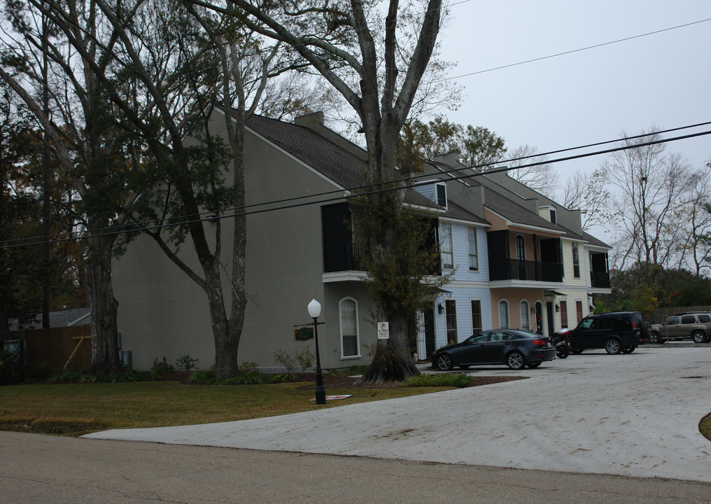 Parkview Quarters in Baton Rouge, LA - Building Photo