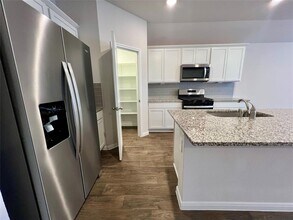 211 Addison Pl in Lockhart, TX - Building Photo - Building Photo