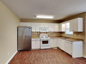 4825 Old Field Dr NE in Kennesaw, GA - Building Photo - Building Photo