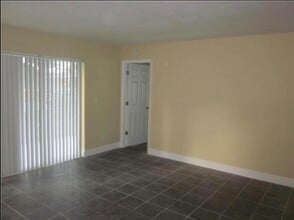 4215 S 57th Ave, Unit C in Greenacres, FL - Foto de edificio - Building Photo