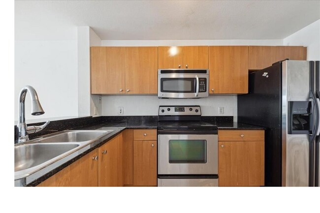 1725 Palm Cove Blvd, Unit verano in Delray Beach, FL - Foto de edificio - Building Photo