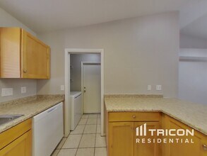5565 E Cy Young Dr in Las Vegas, NV - Building Photo - Building Photo