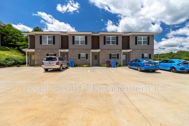 931 Warrior Hill Dr in Louisville, TN - Building Photo - Building Photo