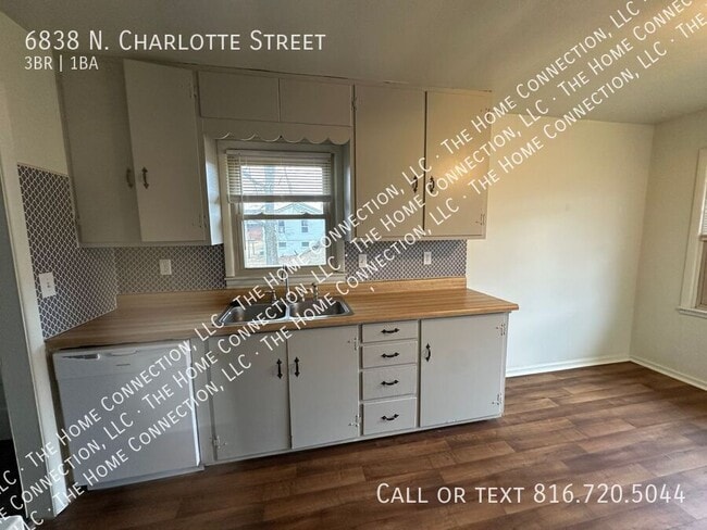 6838 N Charlotte St in Kansas City, MO - Building Photo - Building Photo