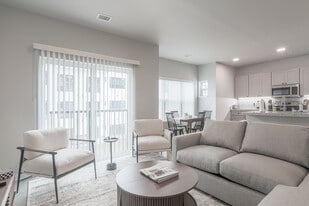 Oak Shore Commons in Williamsburg, MI - Building Photo