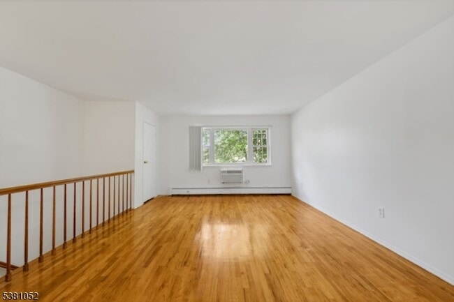 1285 Valley Rd in Wayne, NJ - Building Photo - Building Photo