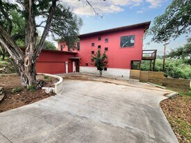 325 Southwind Rd in Lago Vista, TX - Building Photo