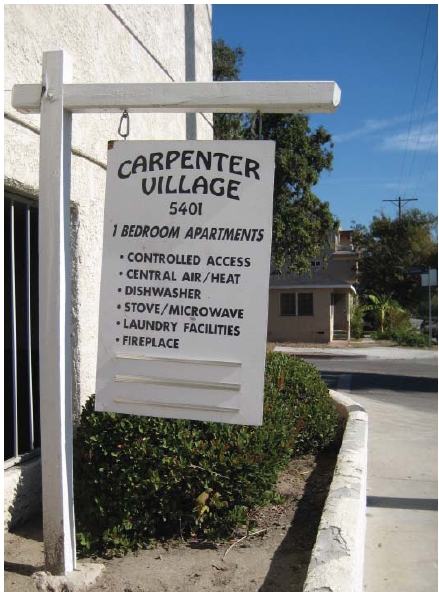 Carpenter Village in North Hollywood, CA - Foto de edificio - Building Photo