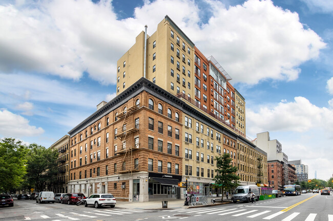 Gateway Condominium in New York, NY - Building Photo - Building Photo