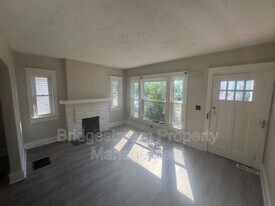 823 Princeton Dr in Dayton, OH - Building Photo