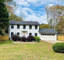 2834 Clearbrook Dr in Marietta, GA - Building Photo