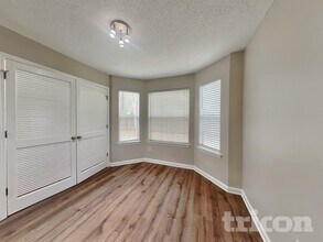 589 Lakewater View Dr in Stone Mountain, GA - Building Photo - Building Photo