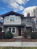 2451 NW High Lakes Loop in Bend, OR - Building Photo