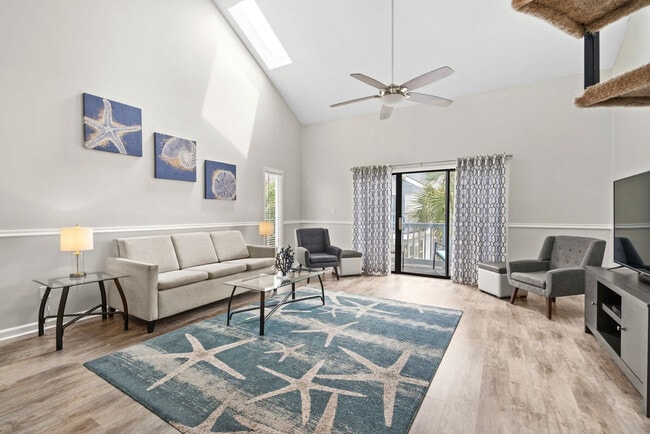 1890 Colony Dr in Myrtle Beach, SC - Foto de edificio - Building Photo