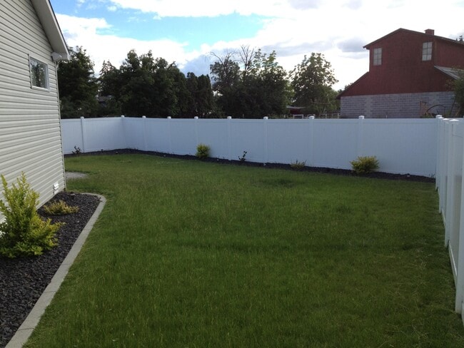 9416 E Heroy Ct in Spokane, WA - Building Photo - Building Photo