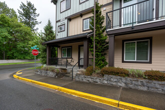 Villas At Mondavio in Redmond, WA - Building Photo - Building Photo