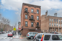 107 Hoyt St in Brooklyn, NY - Foto de edificio - Building Photo