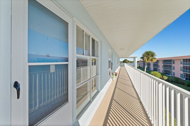 719 S Beach St in Daytona Beach, FL - Building Photo - Building Photo