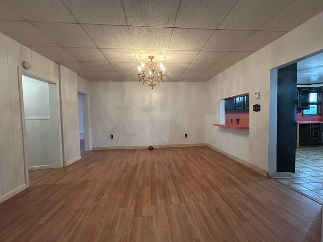 property at 913 Price St