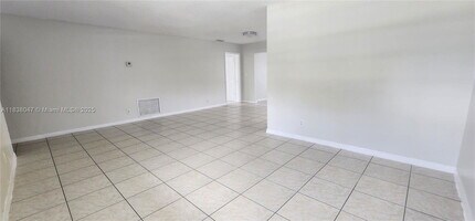 7220 NW 16th St in Plantation, FL - Foto de edificio - Building Photo