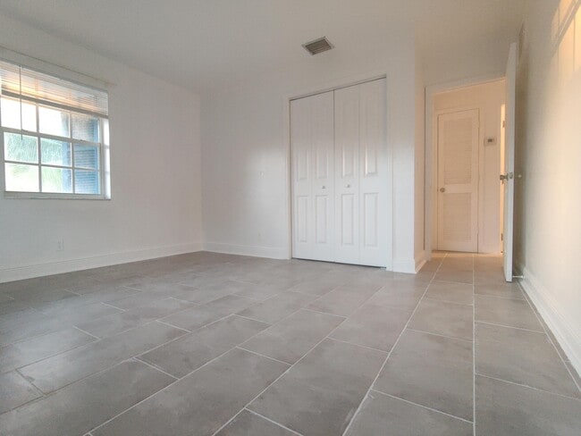 4905 N Flagler Dr in West Palm Beach, FL - Building Photo - Building Photo