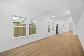 8122 De Priest St in Houston, TX - Building Photo - Building Photo