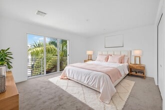 1044 NE 18th Ave in Fort Lauderdale, FL - Building Photo - Building Photo