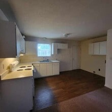 408 Memorial Park Dr in Thomasville, NC - Building Photo - Building Photo