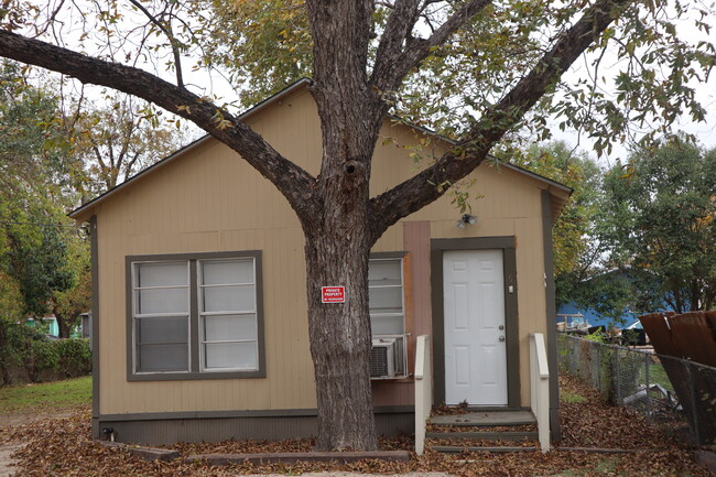 403 Terrell Ave in San Antonio, TX - Building Photo - Building Photo