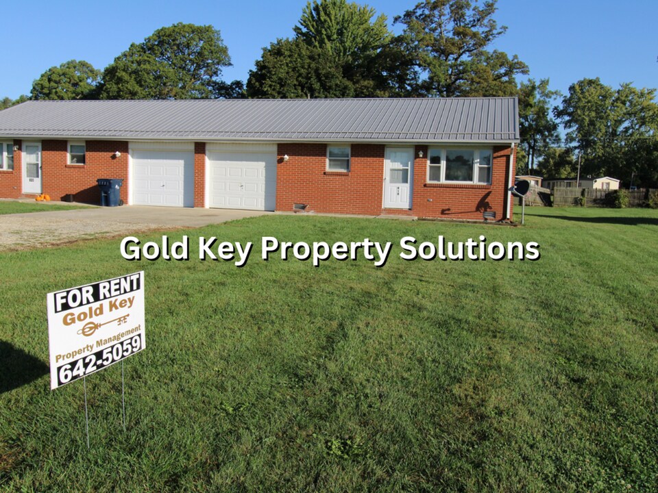 818 Cossack Dr-Unit -818 Cossack Dr in Middletown, IN - Building Photo