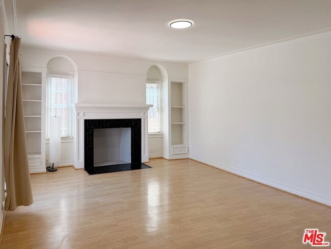 173 Mariposa Ave in Los Angeles, CA - Building Photo - Building Photo