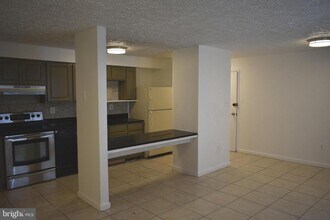 19509 Gunners Branch Rd in Germantown, MD - Building Photo - Building Photo