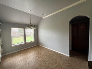 753 Caroline Dr in Yukon, OK - Building Photo - Building Photo