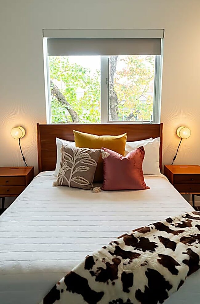 property at 4904 S Shepherd Dr