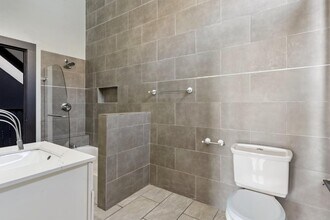 2521 Grande Vista Ave in Oakland, CA - Building Photo - Building Photo
