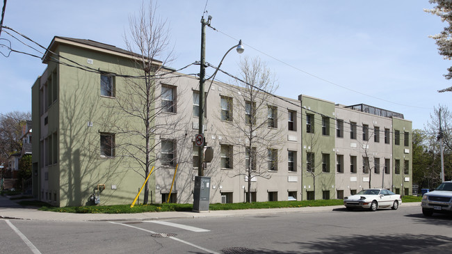 131 Coxwell Ave in Toronto, ON - Building Photo - Primary Photo