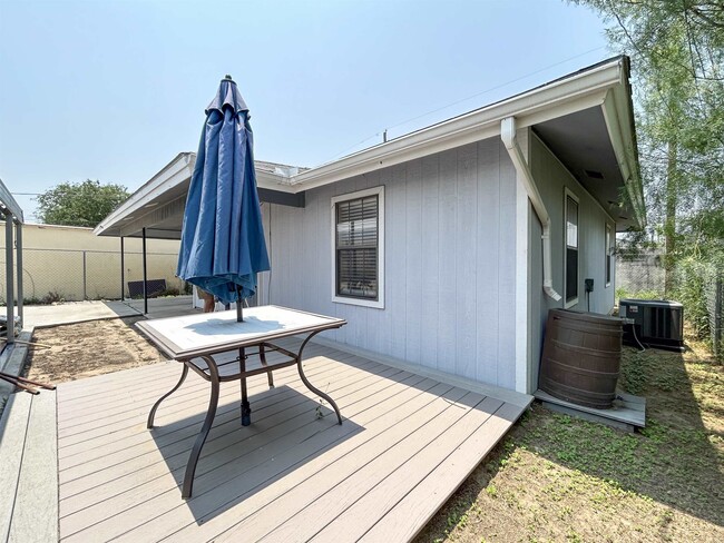 1707 Delmar St in Zapata, TX - Building Photo - Building Photo