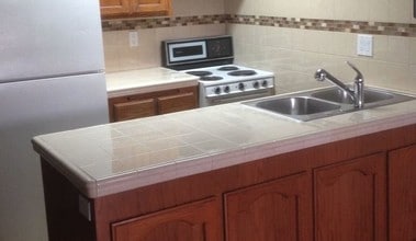 17210 Newhope St, Unit 17210 Newhope #1302 in Fountain Valley, CA - Foto de edificio - Building Photo