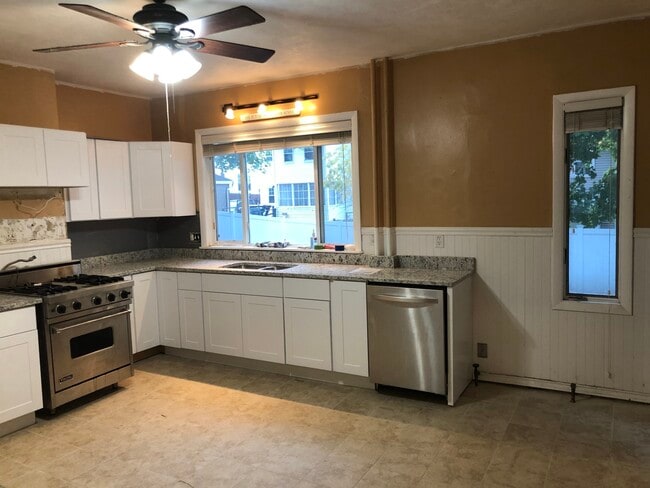 72 Leicester St, Unit #1