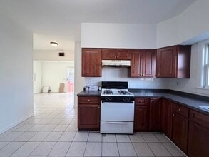 57 Silver St in Bayonne, NJ - Building Photo - Building Photo